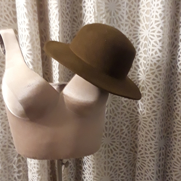 Italian Wool Hat - Picture 5 of 7